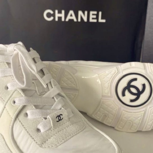 White Chanel sneakers for women - Picture 3 of 3